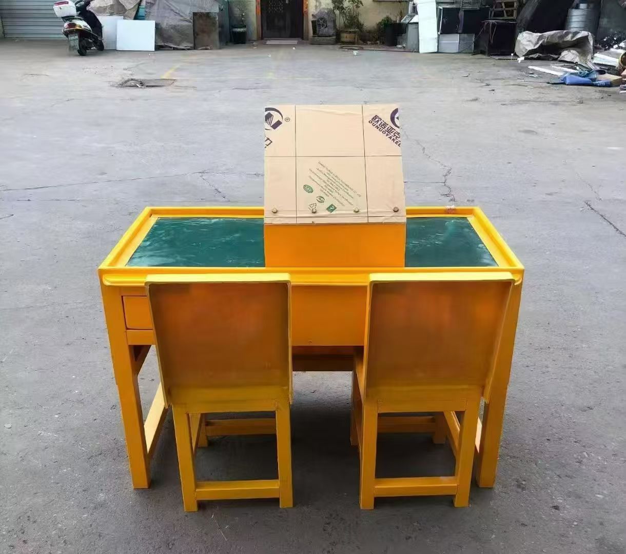 甘德防静电导通桌井下煤矿火工品发放桌：危险品流转的安全守护者